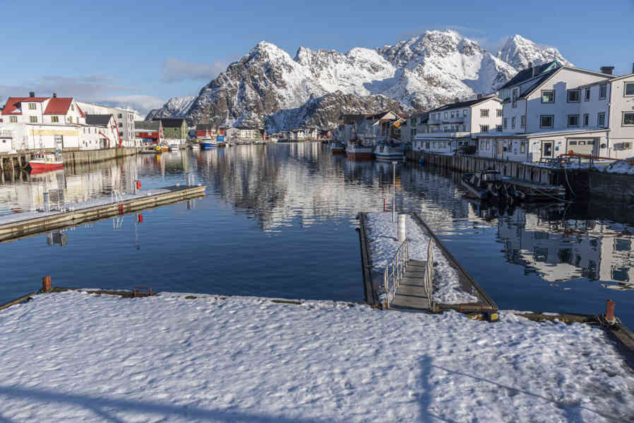 Noruega - islas Lofoten 053 - Henningsvaer.jpg